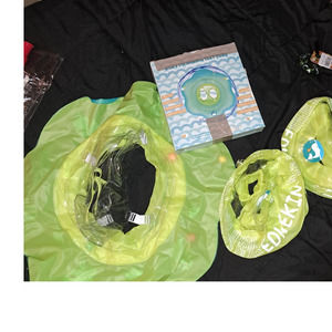 NEW - 2 Child Swimming Seat Tubes PLUS 1 set Arm Floaties with pump